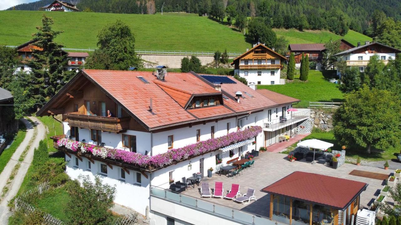 Pension Wirt Am Bach 테렌토 외부 사진